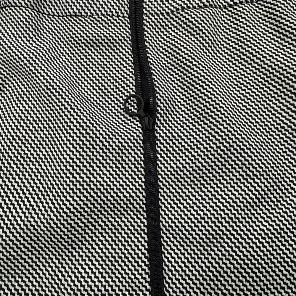 Karen Millen Textured Black‎ and White A-Line Skirt with Front Zipper - Size 6